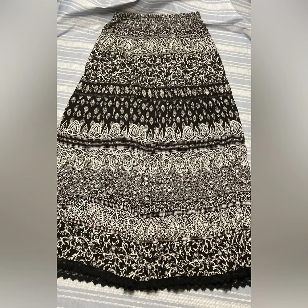 💛TODAY***$15***Westport black and white paisley maxi skirt. - Picture 1 of 4
